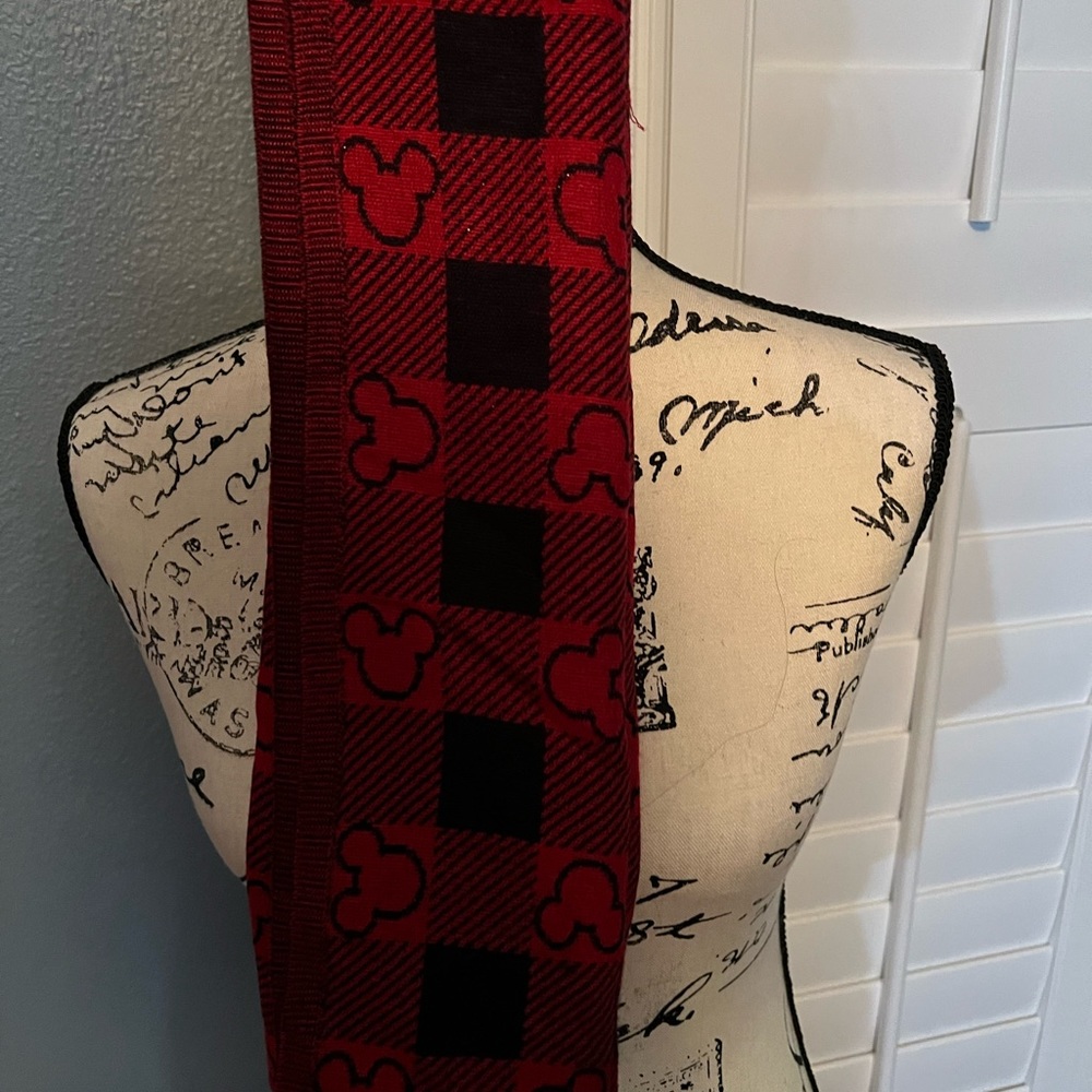 NWT DISNEY RED AND BLACK SCARF.